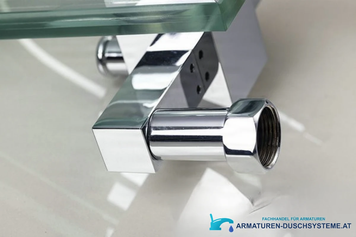 Detail des Wandanschlusses der Wand-Badewannenarmatur SK0264
