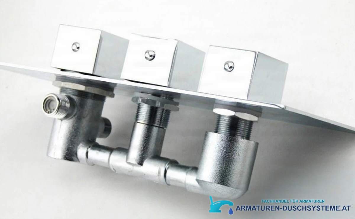 Detail der Anschlüsse des Unterputz-Duschsystems EYN PTS50425