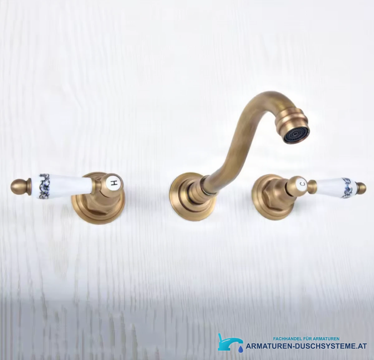 Rustikale Wandarmatur AQ1405 in antikem Messingfinish