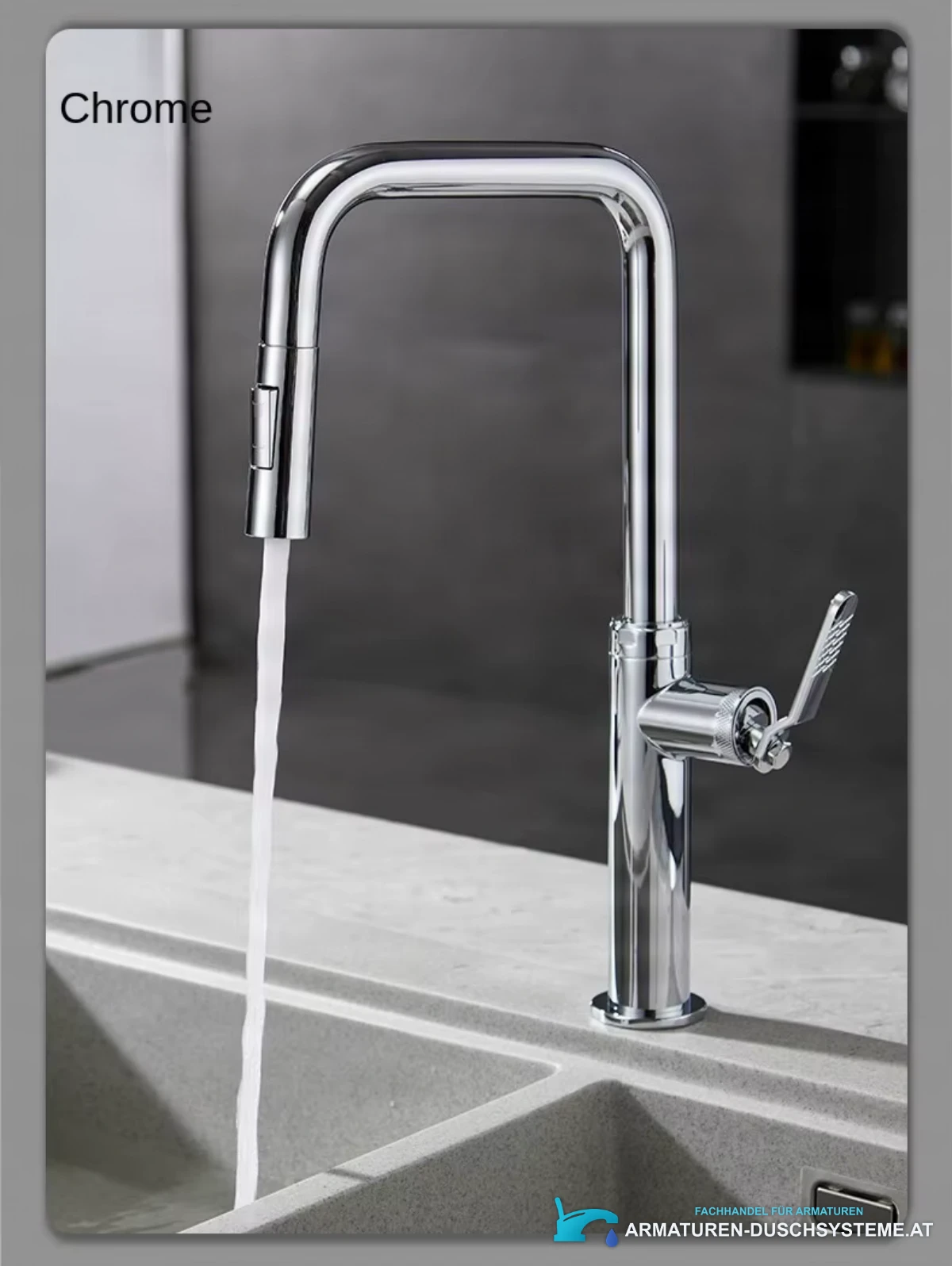 Moderne Küchenarmatur ELITE EDITION KF1692 im Einsatz: Chrom an einer grauen Spüle