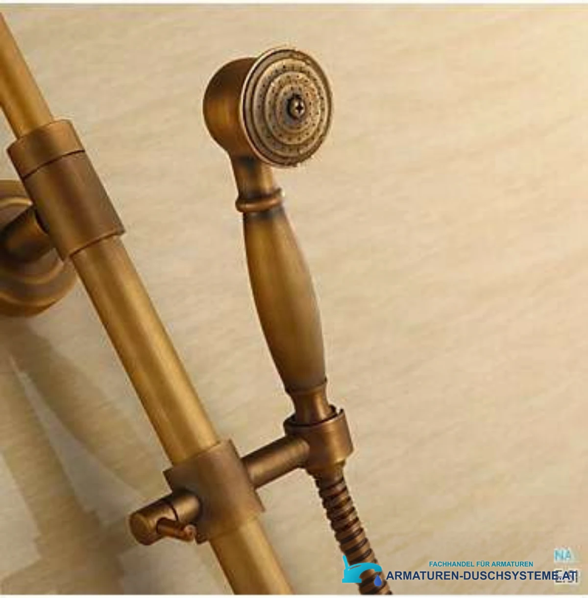 Detail der Handbrause des antiken Aufputz-Duschsets EYN TER1305