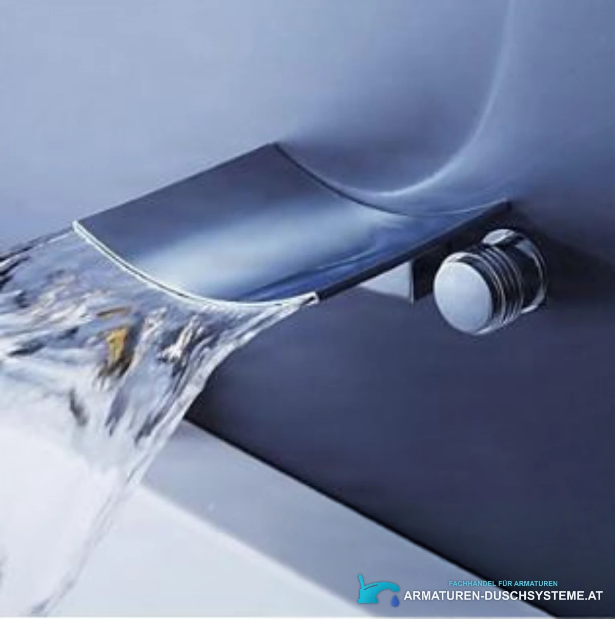 Waschtischarmatur EYN zur Wandmontage mit Wasserfallauslauf SU4442 in glänzendem Chrom