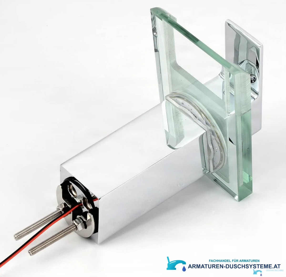 LED-Badarmatur EYN xl8002 in Hochglanzchrom mit transparentem Glasauslauf