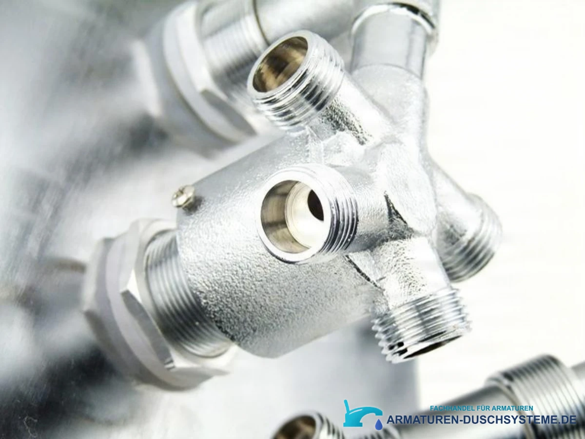 Detail der Gewindeanschlüsse des Unterputz-Duschsystems EYN PTS50425