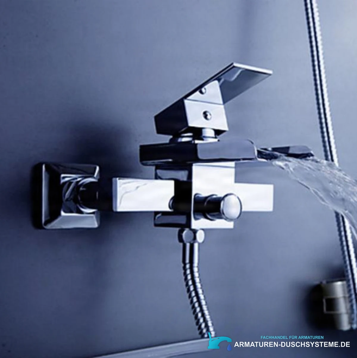 Wandarmatur für die Badewanne mit Wasserfallauslauf SK3542 in poliertem Chrom