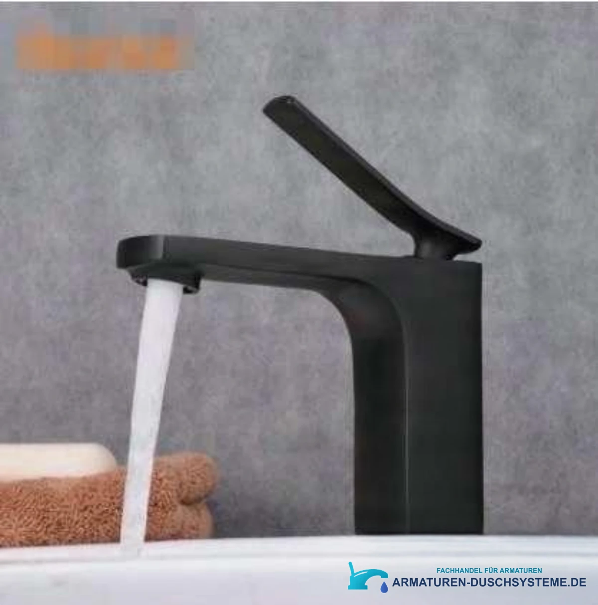 EYN Badarmatur CKB2241 – Seitenansicht mit laufendem Wasser