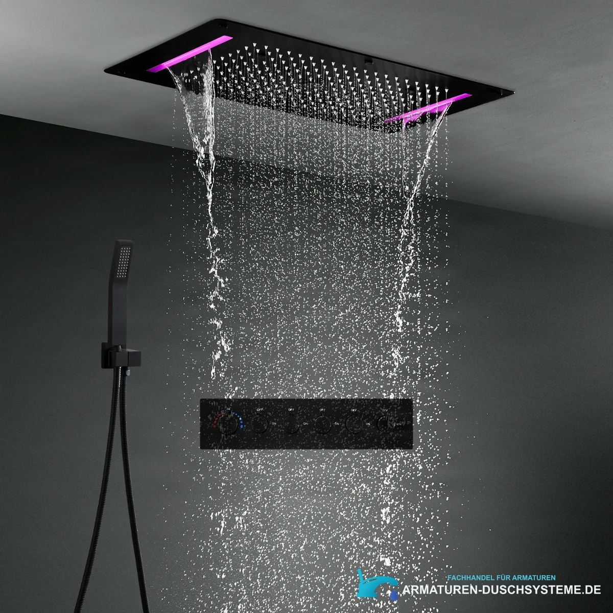 Unterputz-Duschsystem BCS1557 im Einsatz: Wasserregen mit violettem LED-Licht