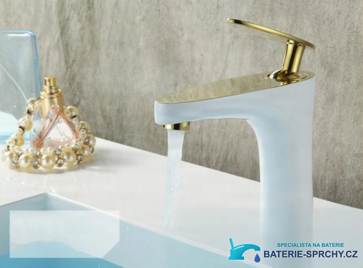 Umyvadlová baterie KP2353 na bílém umyvadle