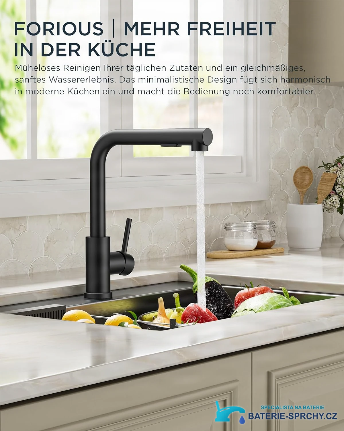 Niederdruck-Küchenarmatur ELITE EDITION KFL2244 im Einsatz an einer hellen Küchenspüle