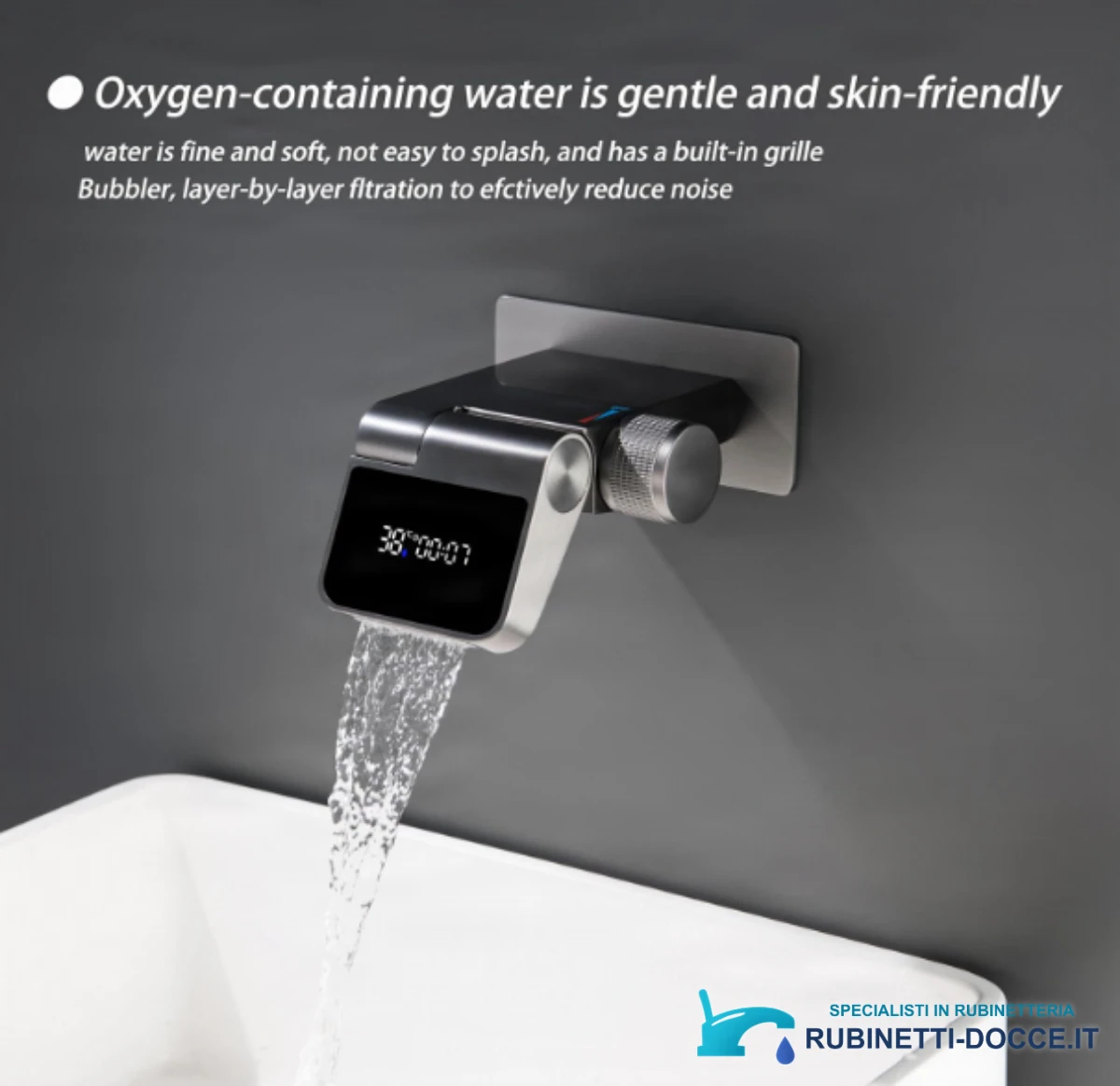 Rubinetto da parete ELITE EDITION BSW1500 con display della temperatura e bocca a cascata girevole a 180°, in più finiture