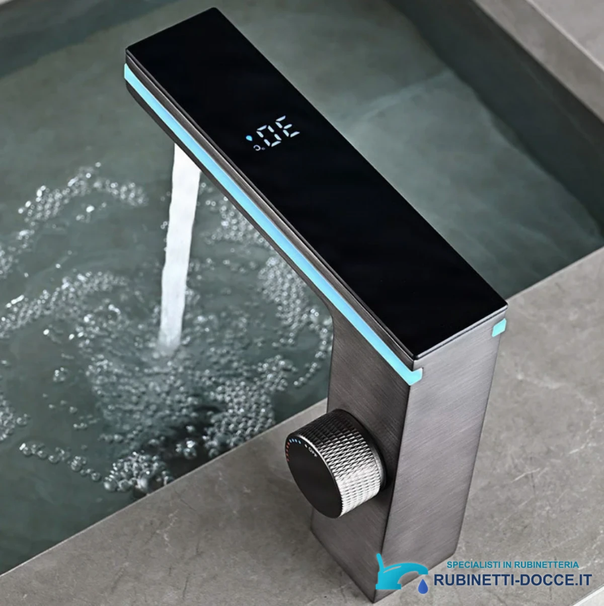 Rubinetto lavabo ELITE EDITION BS1826 visto dall'alto, con display LED e comando rotativo