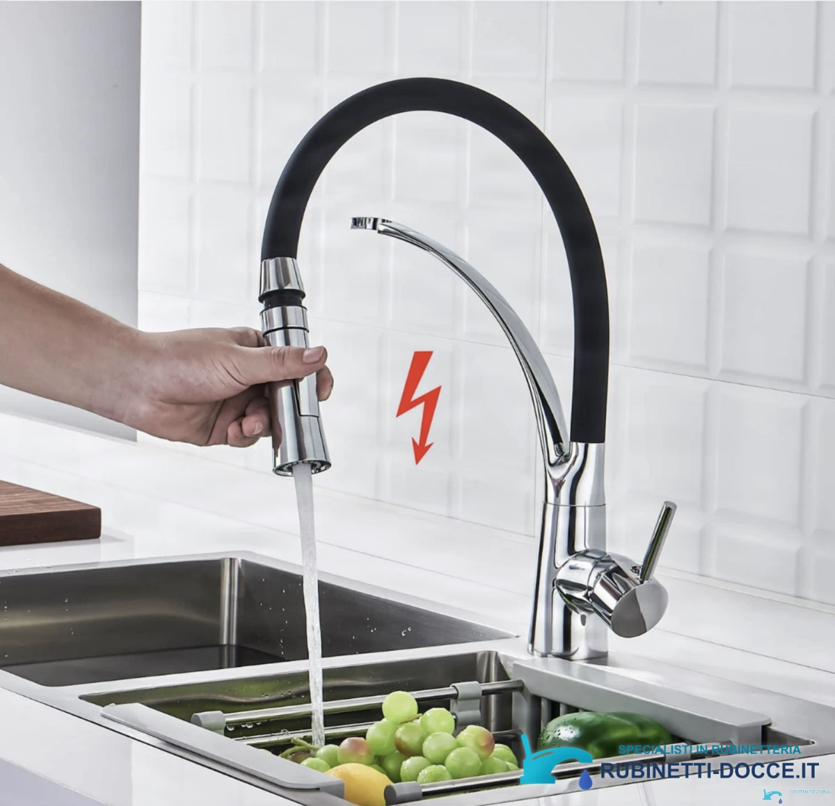 Miscelatore cucina a bassa pressione NT1749 per boiler, con tre raccordi, mentre sciacqua la frutta
