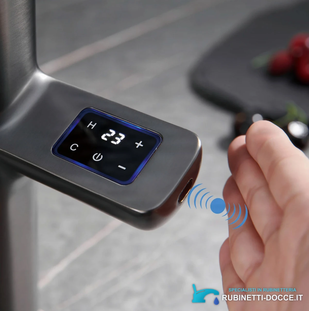 Dettaglio del pannello sensore del miscelatore da cucina di lusso ELITE EDITION KFS1814 con display digitale