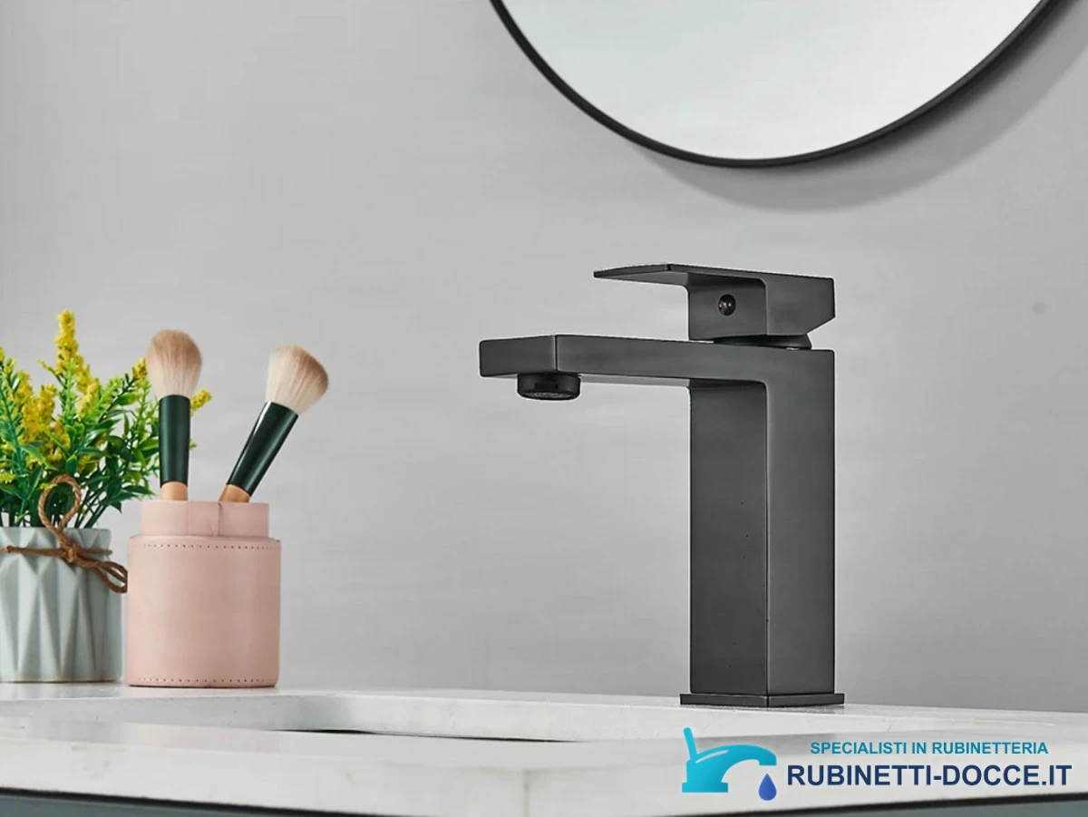 Miscelatore per lavabo EYN BS1103 in ottone, in più finiture tra cui cromo e nero opaco