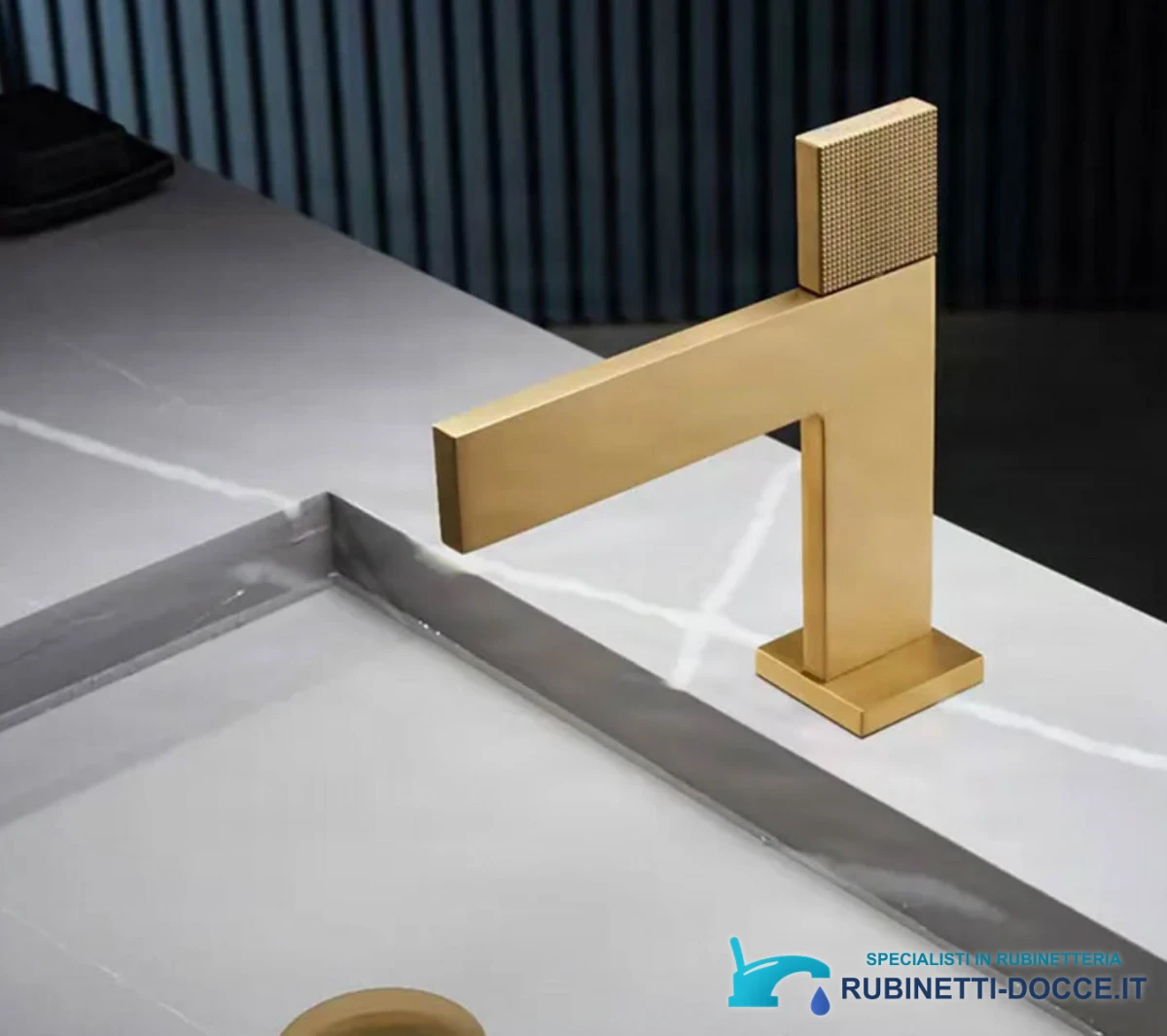 Rubinetto da bagno ELITE EDITION BS1420 in ottone con getto a cascata, disponibile in più finiture