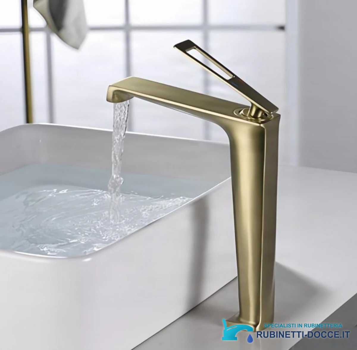 Rubinetto per lavabo ELITE EDITION BBS1257 in ottone con bocca a cascata, disponibile in più finiture