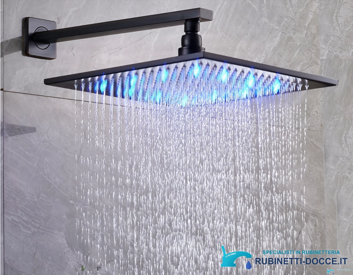 Sistema doccia da incasso EYN PT1036 con LED e getto a cascata, nelle finiture nero e nero opaco