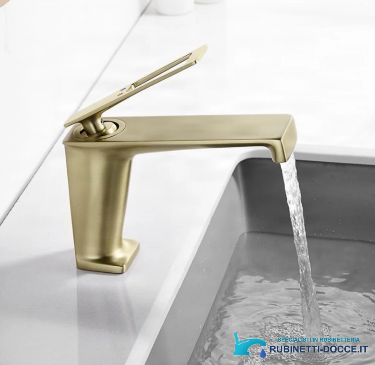 Rubinetto per lavabo ELITE EDITION BBS1257 in ottone con bocca a cascata, disponibile in più finiture
