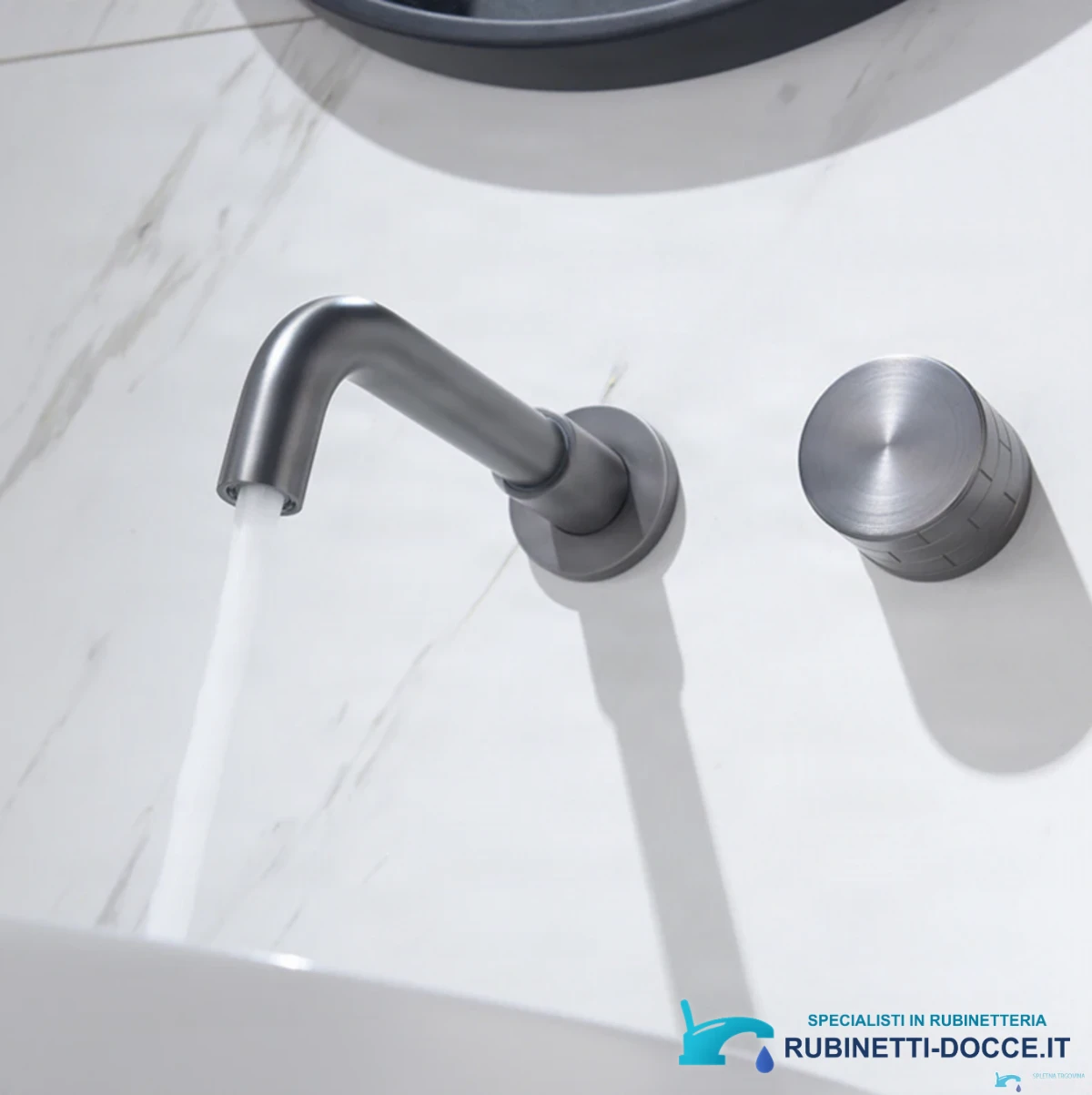 Rubinetto per lavabo a incasso ELITE EDITION BSW1447 in ottone con bocca girevole, disponibile in più finiture