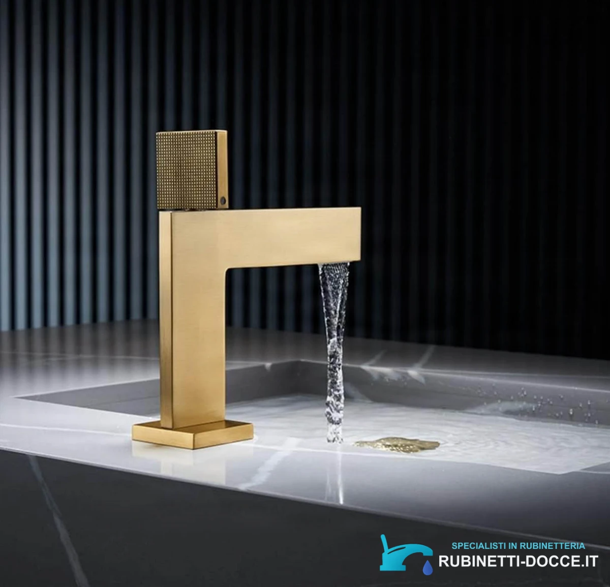 Rubinetto da bagno ELITE EDITION BS1420 in ottone con getto a cascata, disponibile in più finiture