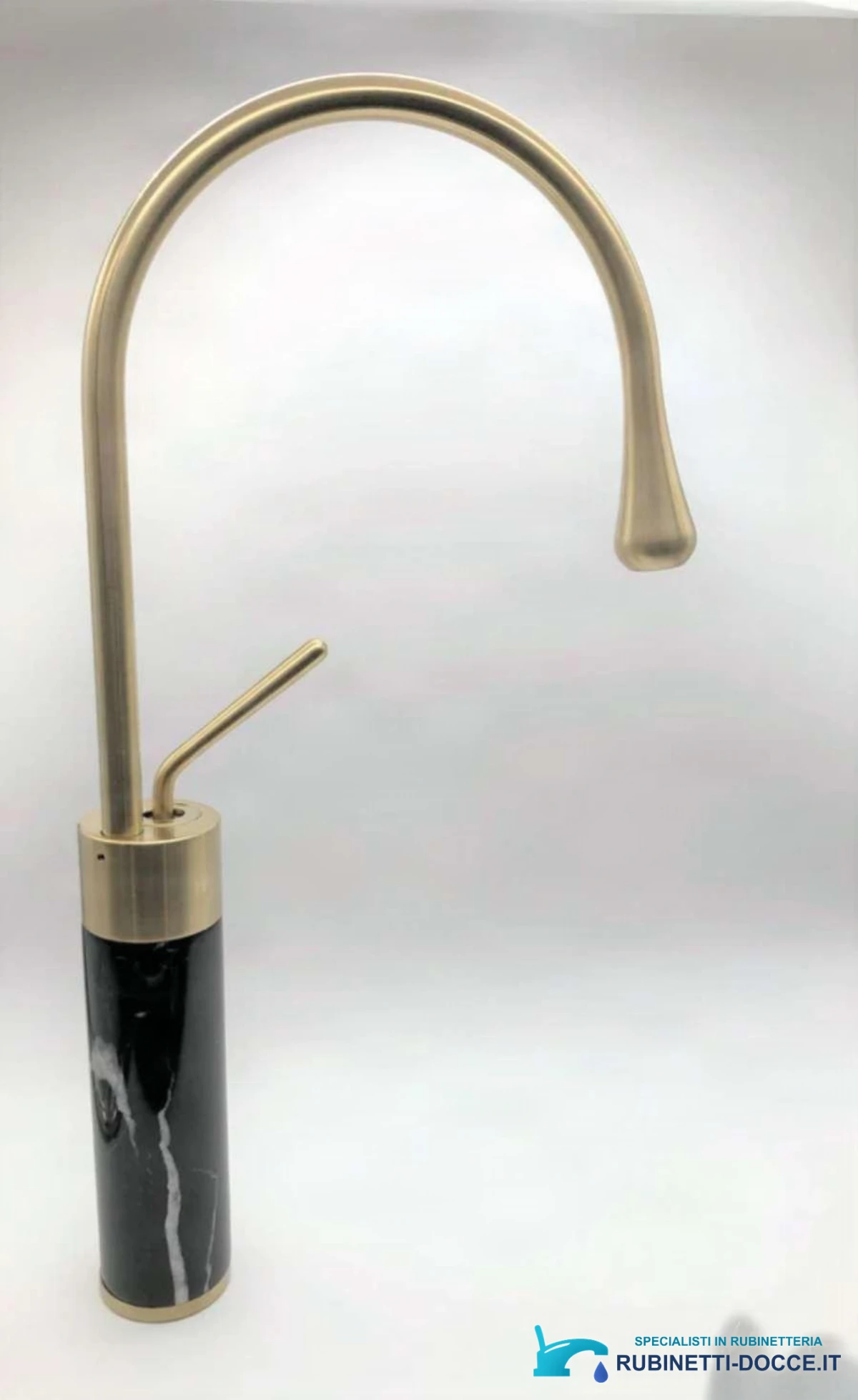 Miscelatore per lavabo EYN BF0954 da piano in ottone con bocca girevole, in più finiture tra cui oro spazzolato e nero