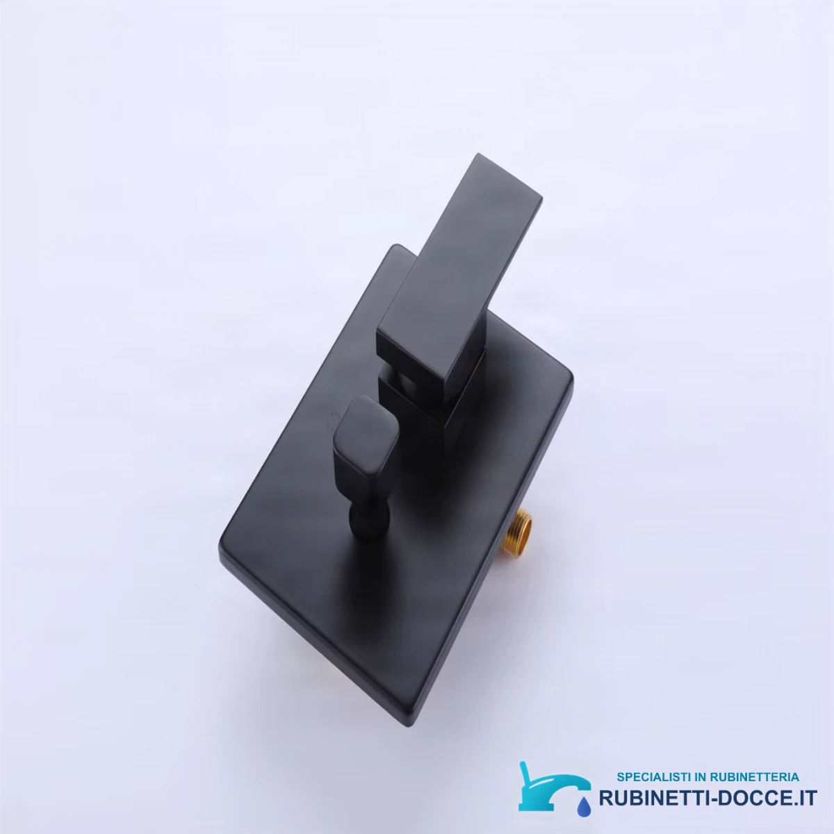 Dettaglio placca di comando del miscelatore vasca a parete nero opaco ELITE EDITION BSW1680