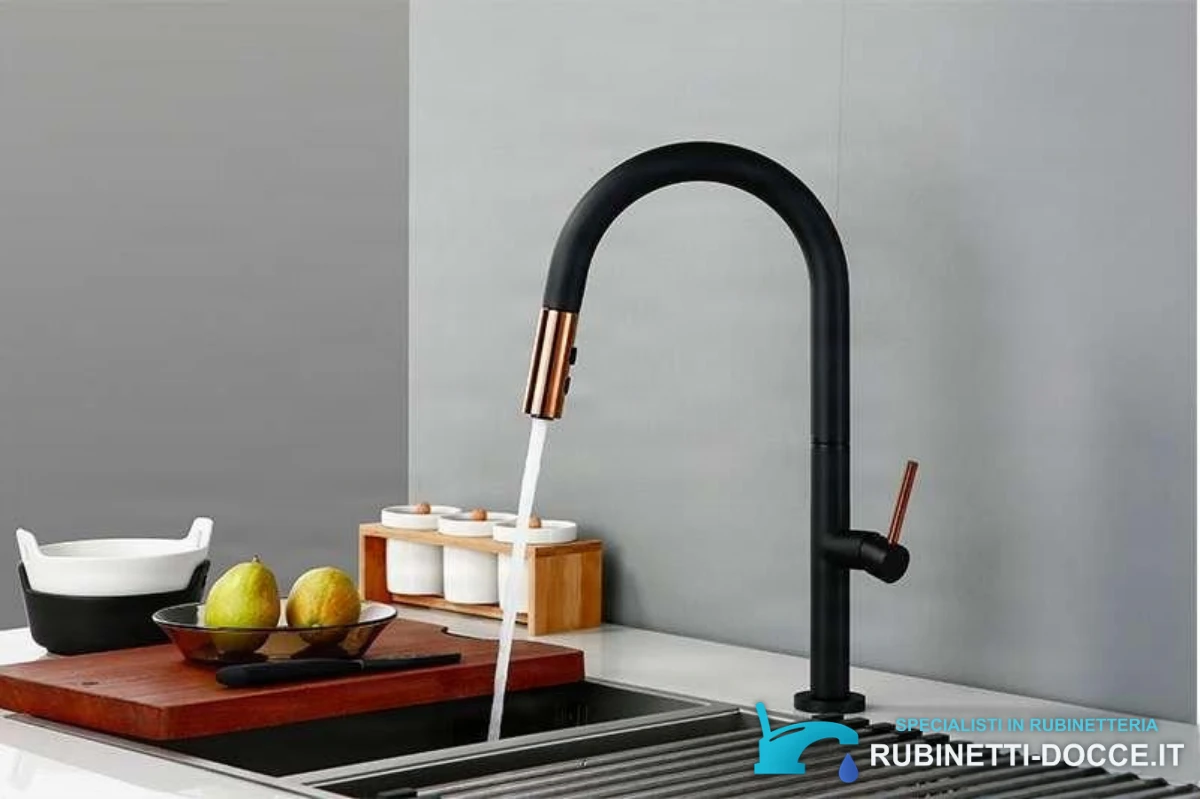 Rubinetto da cucina woo-13826 con doccetta estraibile, bocca girevole e finiture cromatiche multiple