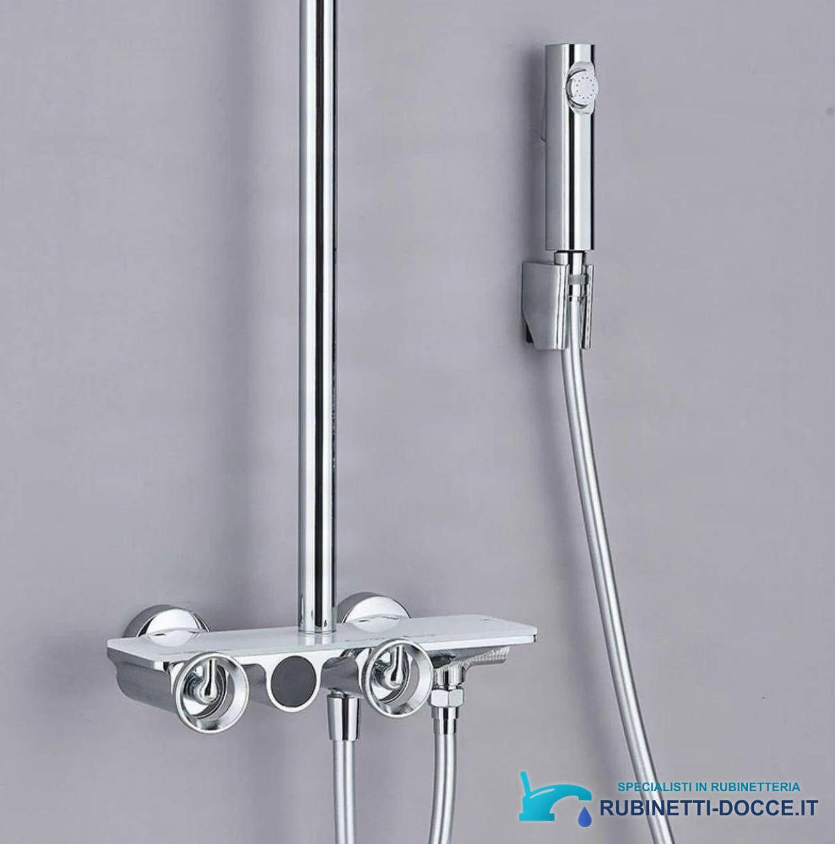 Dettaglio della doccetta bidet e del miscelatore del sistema doccia ELT1104