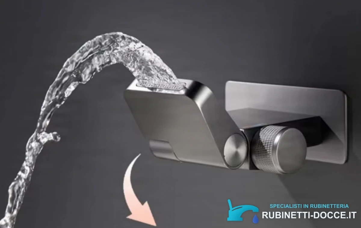 Rubinetto da parete ELITE EDITION BSW1500 con display della temperatura e bocca a cascata girevole a 180°, in più finiture